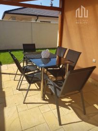 Moderný 4‑izbový RD v Moravanoch n/V – kompletne zariadený, 5 min od Piešťan