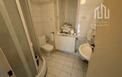 Dva rodinné domy, pozemky 2 004 m² - Ratnovce pri Piešťanoch