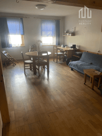 Dva rodinné domy, pozemky 2 004 m² - Ratnovce pri Piešťanoch