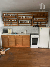 Dva rodinné domy, pozemky 2 004 m² - Ratnovce pri Piešťanoch