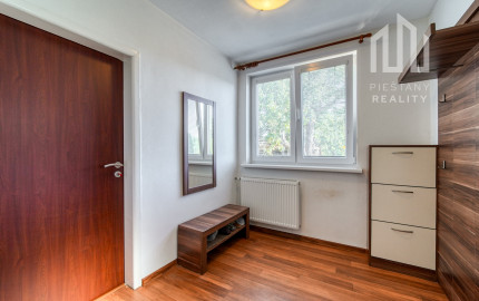 Rodinný dom s garážou, ideálnym pozemkom a potenciálom podkrovia