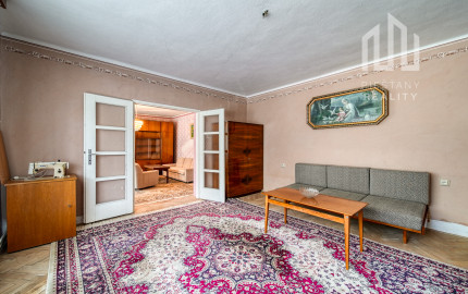 Rodinný dom s garážou, ideálnym pozemkom a potenciálom podkrovia