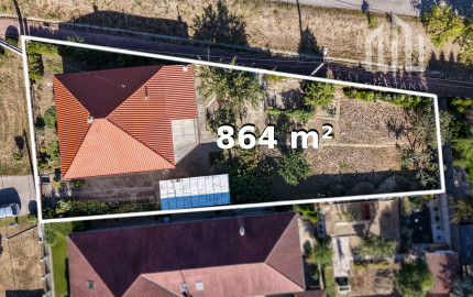 Rodinný dom s garážou, ideálnym pozemkom a potenciálom podkrovia