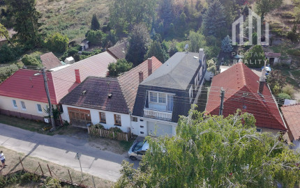 Dva rodinné domy, pozemky 2 004 m² - Ratnovce pri Piešťanoch