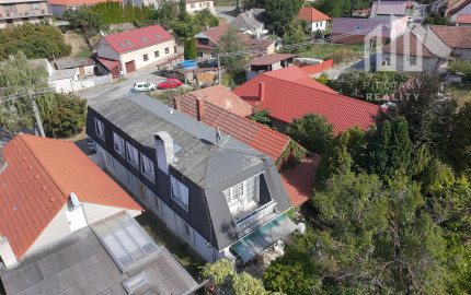 Dva rodinné domy, pozemky 2 004 m² - Ratnovce pri Piešťanoch