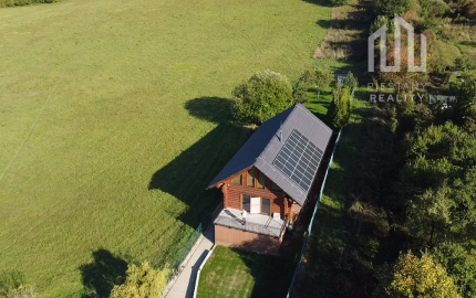 Moderný ZRUB s veľkorysým pozemkom a 10 kW fotovoltikou – len 8 minút od Žiliny (Stráňavy)