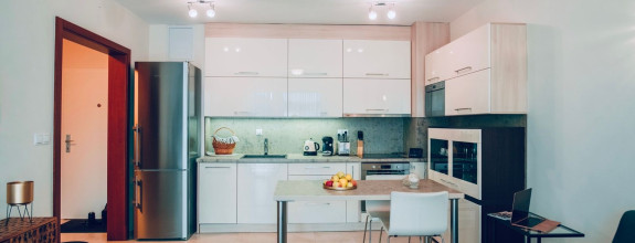 Luxusný dizajnový byt s výhľadom na mesto a rieku – CENTROOM Piešťany