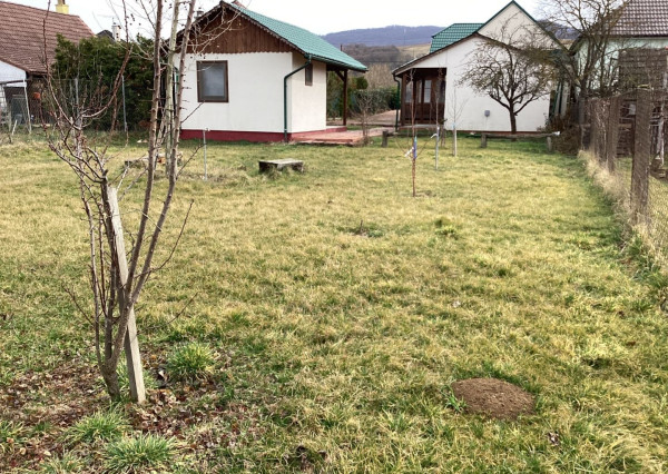 *VÝHODNÁ CENA* 4-izbový tehlový RD s krásnym pozemkom