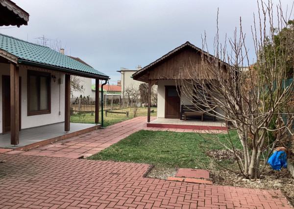 *VÝHODNÁ CENA* 4-izbový tehlový RD s krásnym pozemkom