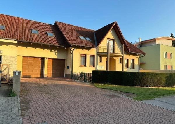 *TOP PONUKA* 7i RD vhodný aj ako sídlo firmy v exkluzívnej lokalite Piešťan