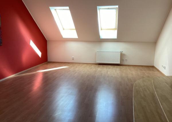 *TOP PONUKA* 7i RD vhodný aj ako sídlo firmy v exkluzívnej lokalite Piešťan