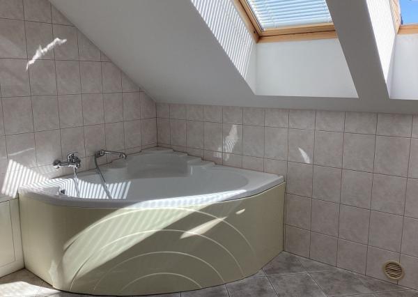 *TOP PONUKA* 7i RD vhodný aj ako sídlo firmy v exkluzívnej lokalite Piešťan