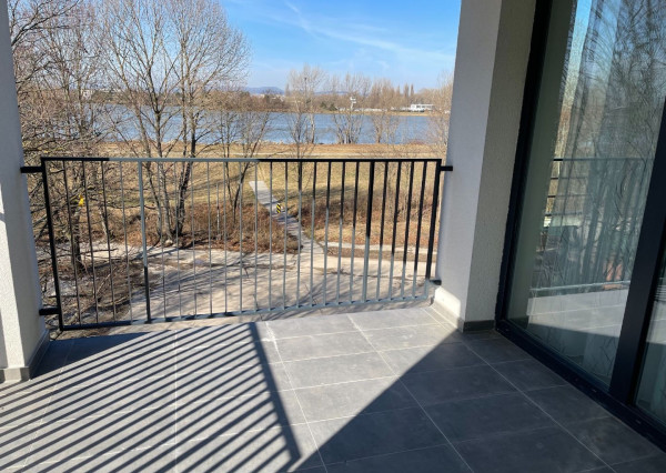 Na prenájom veľký 3-izbový byt 108m2+terasa, Piešťany-Banka