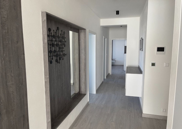 Na prenájom veľký 3-izbový byt 108m2+terasa, Piešťany-Banka