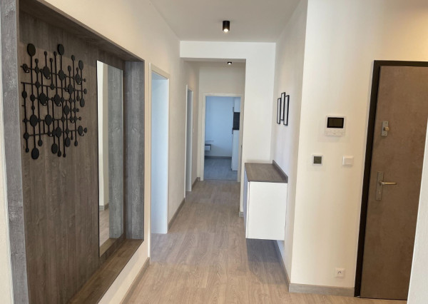 Na prenájom veľký 3-izbový byt 108m2+terasa, Piešťany-Banka