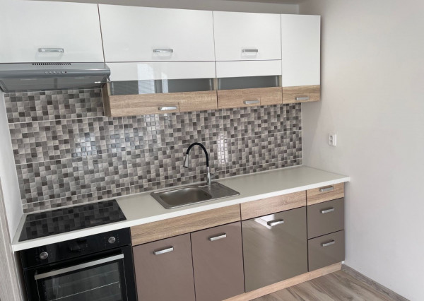 Na prenájom 3-izbový byt pri Kocke,  Piešťany