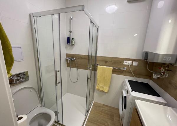 Na prenájom  1-izb. byt s parkovaním , Piešťany-Banka