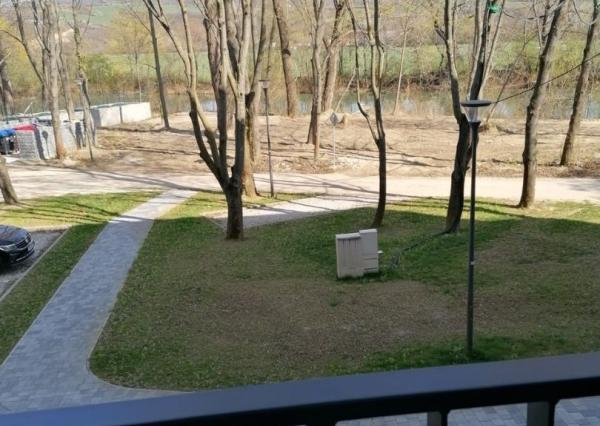 Na prenájom  1-izb. byt s parkovaním , Piešťany-Banka