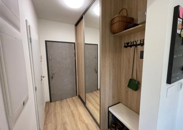 Na prenájom  1-izb. byt s parkovaním , Piešťany-Banka