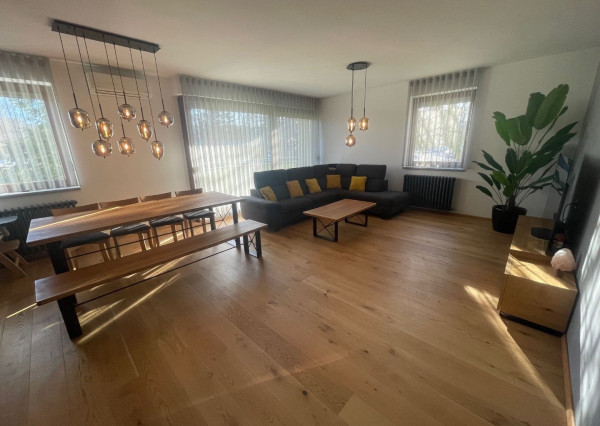 2 parkovacie miesta  V CENE BYTU! 3-izbový byt 110m2 pri parku, Stromová ul. Piešťany