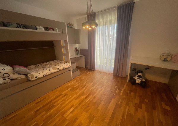 2 parkovacie miesta  V CENE BYTU! 3-izbový byt 110m2 pri parku, Stromová ul. Piešťany