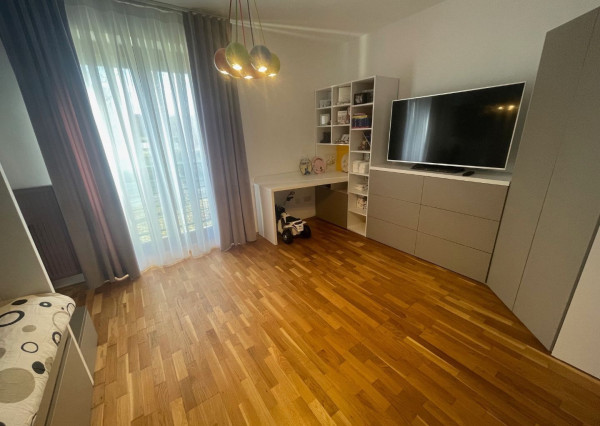 2 parkovacie miesta  V CENE BYTU! 3-izbový byt 110m2 pri parku, Stromová ul. Piešťany