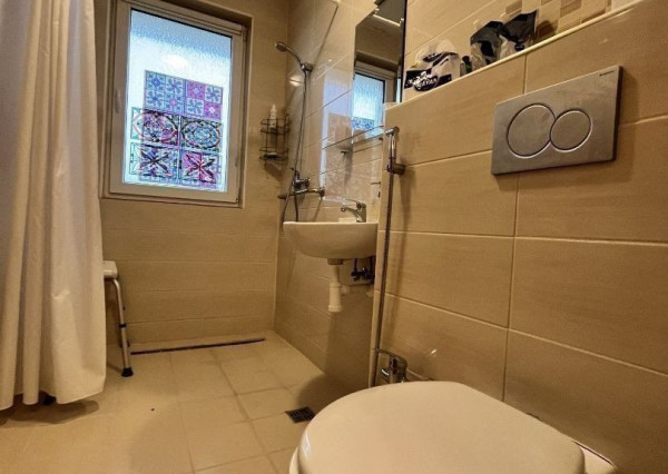 *NOVÁ CENA* 4-izbový RD s potenciálom ďaľšieho 3i domčeka na prenájom