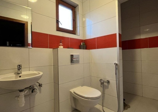 *NOVÁ CENA* 4-izbový RD s potenciálom ďaľšieho 3i domčeka na prenájom