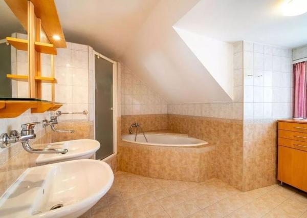 *Investícia s bonusmi*  5i RD, wellness zóna a podnikateľský potenciál