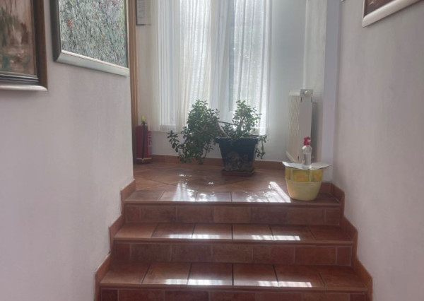 *NA PRENÁJOM* kancelárie v RD, samostatný byt a vínna pivnica v centre PIEŠŤAN