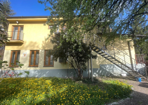 *NA PRENÁJOM* kancelárie v RD, samostatný byt a vínna pivnica v centre PIEŠŤAN