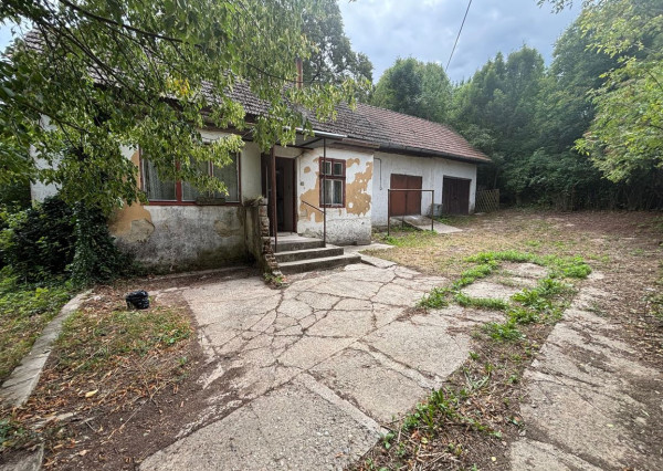 Predaj vidieckej chalupy s kúzlom minulosti v srdci kopaníc – obec Prašník