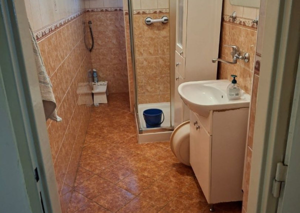 *Na predaj* 4i RD v obci Banka pri Piešťanoch