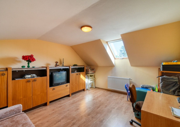 Skvelá lokalita - na predaj rodinný dom, Piešťany