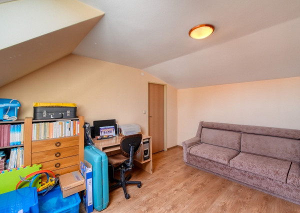 Skvelá lokalita - na predaj rodinný dom, Piešťany