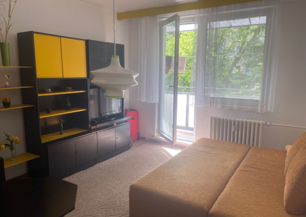 REZERVOVANÉ Na predaj 1-izbový byt s balkónom, Piešťany, Juh