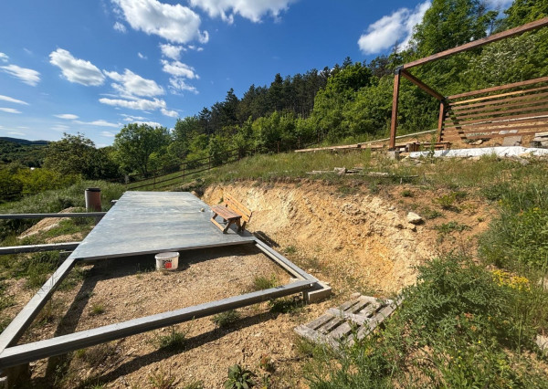 *ZĽAVA 15.000 EUR* pozemok so stav. povolením a inžin. sieťami