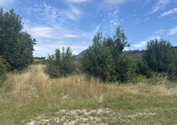 Pozemok na výstavbu RD v srdci obce Veľké Kostoľany