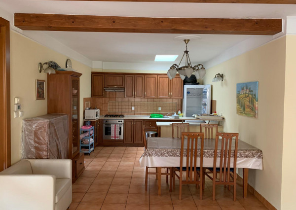 *NOVINKA* RD v Banke s pozemkom 728 m2 + 2izb. byt so samostatným vstupom