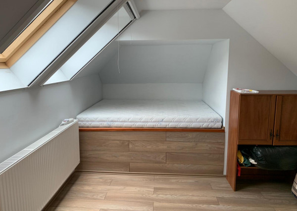 *NOVINKA* RD v Banke s pozemkom 728 m2 + 2izb. byt so samostatným vstupom