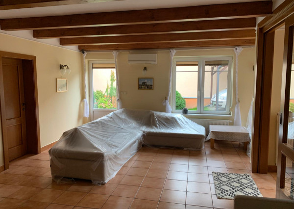 *NOVINKA* RD v Banke s pozemkom 728 m2 + 2izb. byt so samostatným vstupom