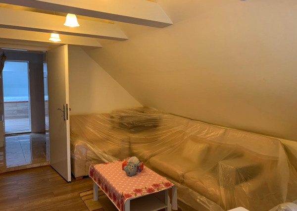 *NOVINKA* RD v Banke s pozemkom 728 m2 + 2izb. byt so samostatným vstupom