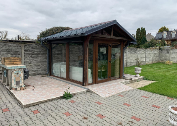 *NOVINKA* RD v Banke s pozemkom 728 m2 + 2izb. byt so samostatným vstupom