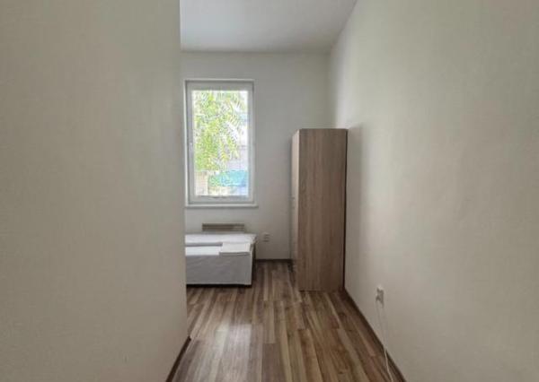 Ubytovanie priamo v centre Piešťan - samostatný 4-izbový byt v RD