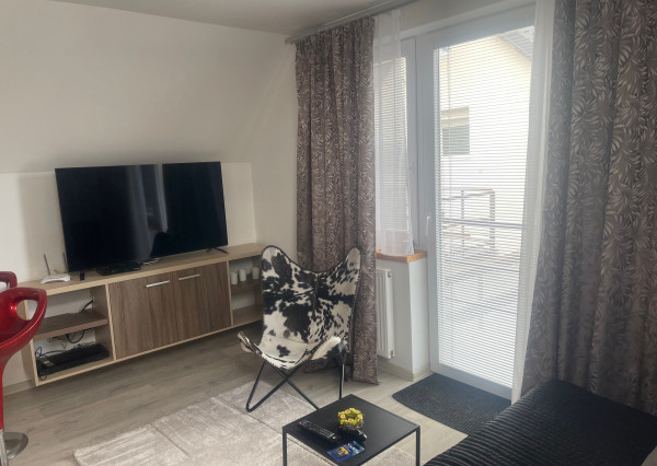 Na prenájom 2-izbový byt v dome takmer v centre, Piešťany