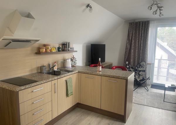 Na prenájom 2-izbový byt v dome takmer v centre, Piešťany