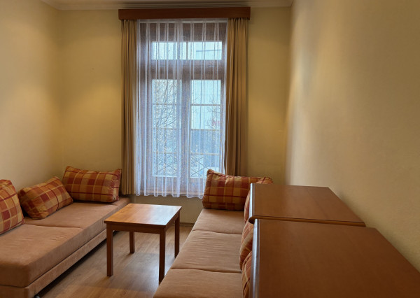 Prenájom obchodno/kancelárskeho priestoru s parkovaním v centre Piešťan