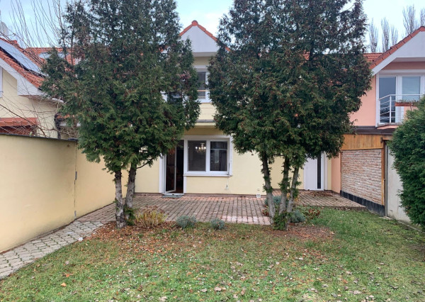 Rodinný dom Piešťany, Pod Párovcami – 4 izby, záhrada, výťah a garáž