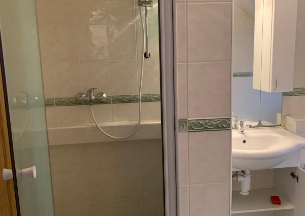 Rodinný dom Piešťany, Pod Párovcami – 4 izby, záhrada, výťah a garáž