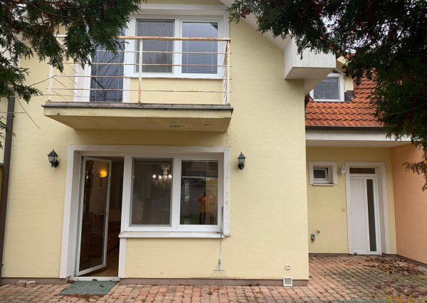 Rodinný dom Piešťany, Pod Párovcami – 4 izby, záhrada, výťah a garáž